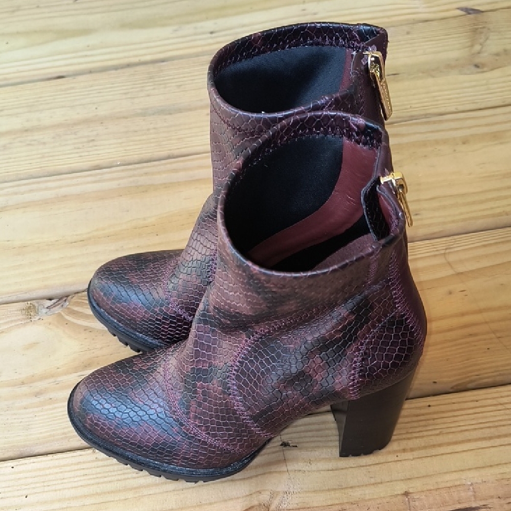 Vince Camuto Erettie